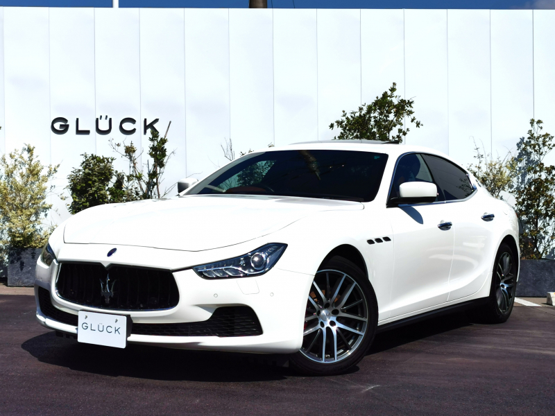 マセラティ ギブリ ディーゼル　S/R 茶革 シートヒーター 19インチAW 禁煙 パドルシフト ウッドインテリアトリム　レッドキャリパー SPORTモード マセラティスタビリティプログラム（MSP）　バックカメラ　パーキングセンサー
