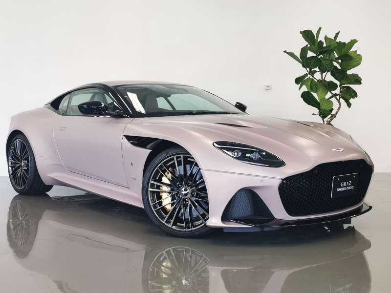 アストンマーティン DBS Superleggera 5.2L V12 RHD 2022MY 1オーナー / Paint-Q-Commission / Bang&Olufsen / エグゾーストフルチタニウムシステム / Interior-Inspire Comfort-Light Duotone / 認定中古車保証